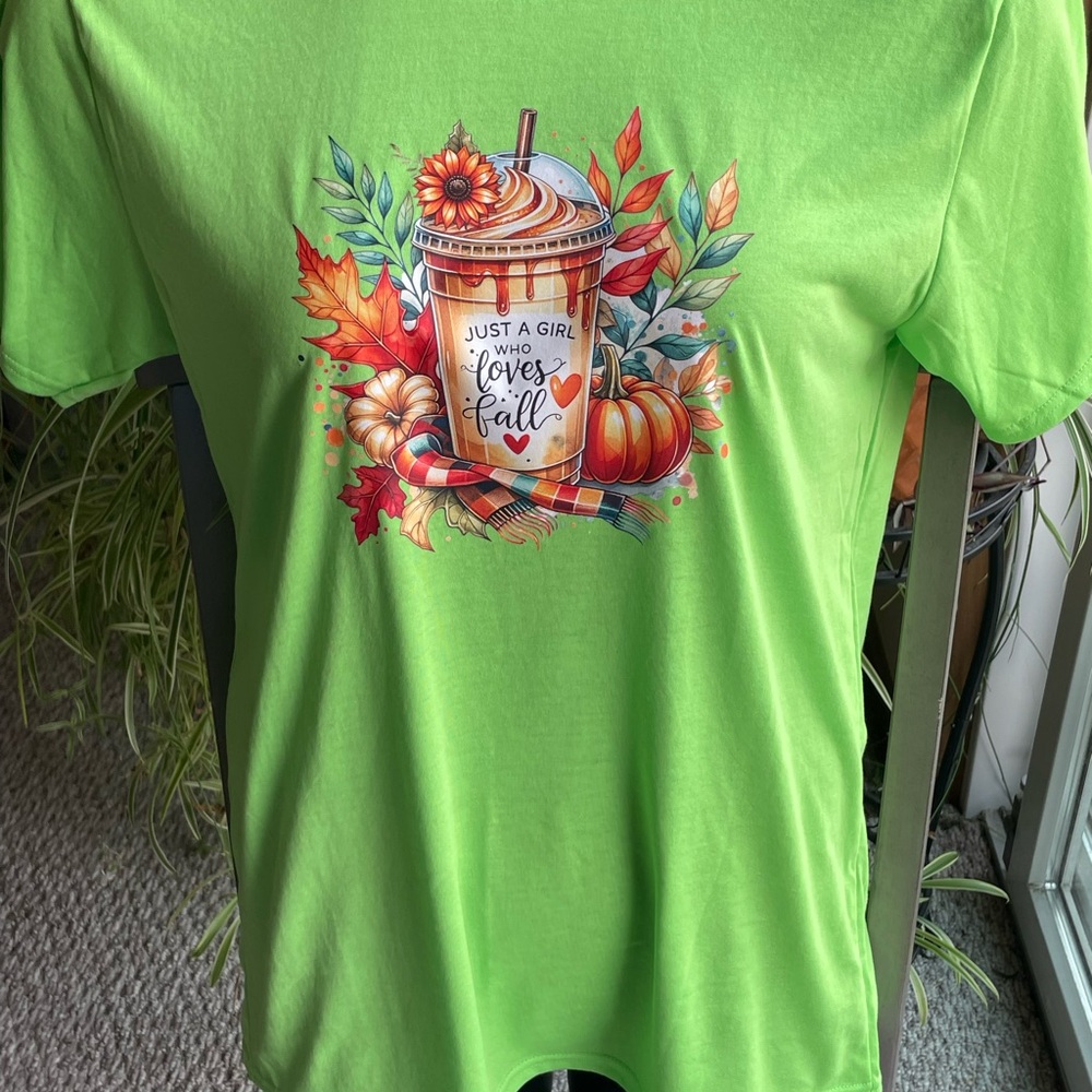 Just a girl who loves Fall T-shirt M